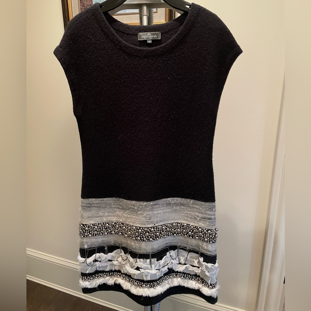 Black sleeveless cotton dress